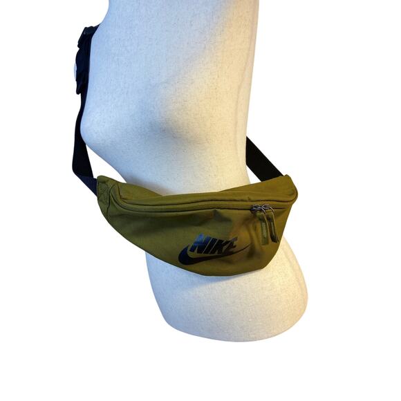 Nike Heritage hip pack/crossbody - Picture 1 of 12